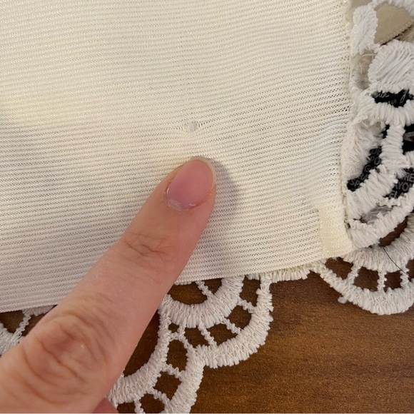 Urban Outfitters Out From Under Lace Bralette Ivory Size Small New W/ Flaws - Picture 6 of 12